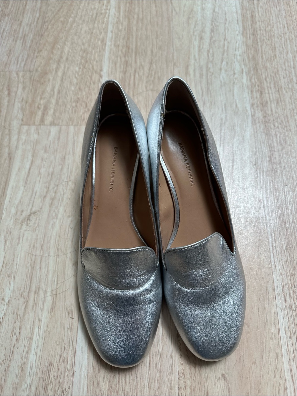 Banana Republic Metallic Silver Leather Slip-On Block Heels 8.5